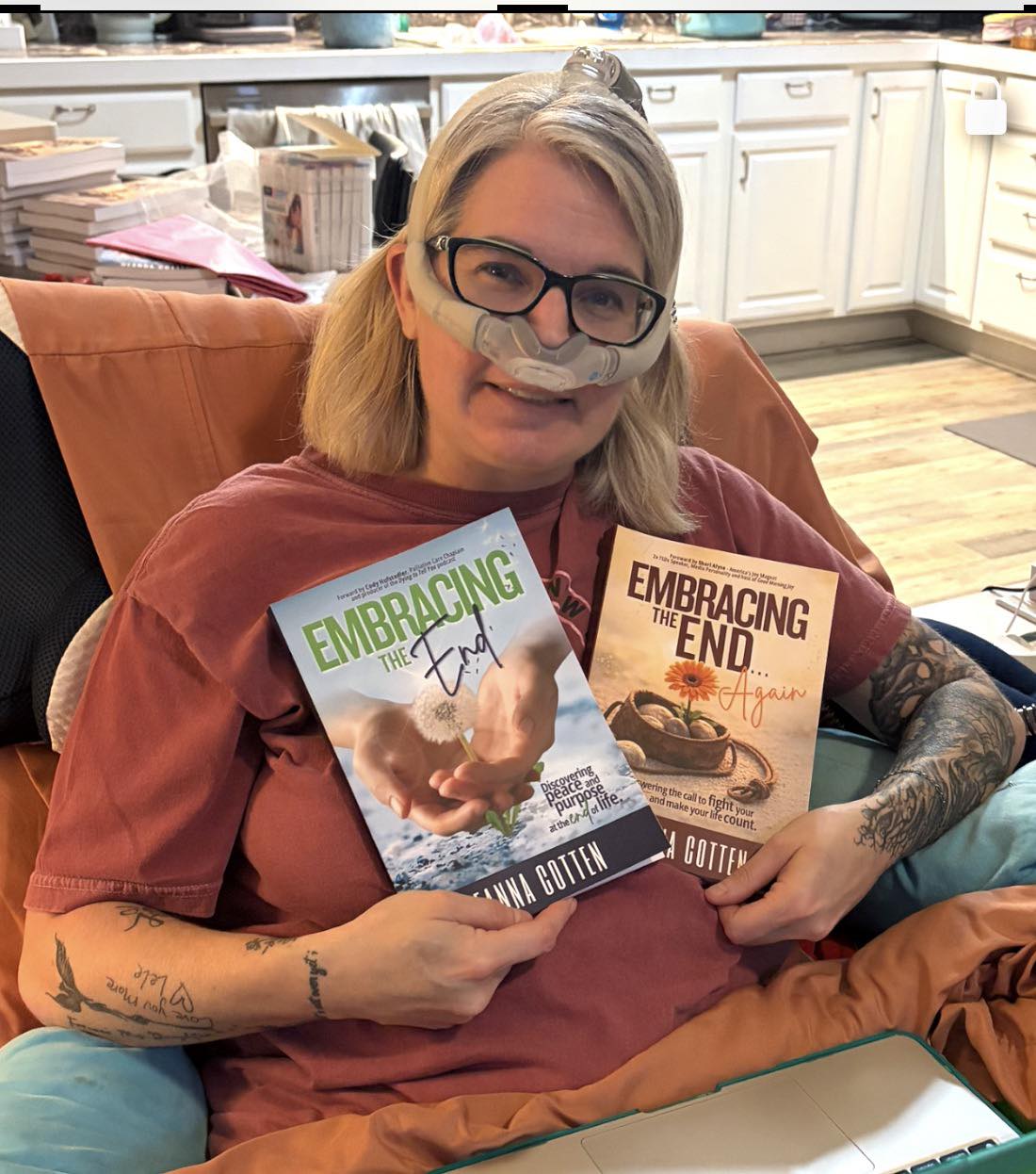 Deanna Cotten holding her books